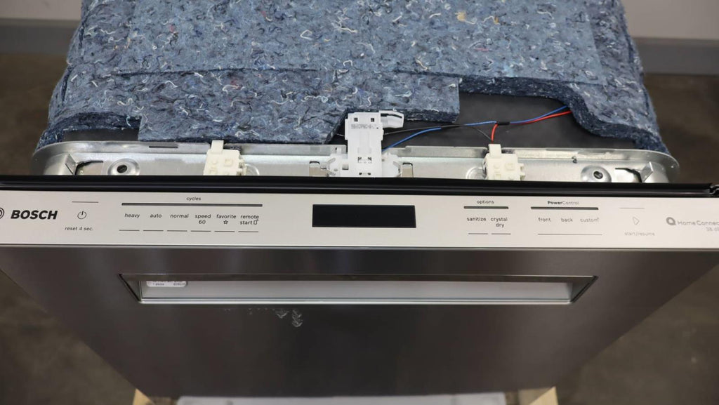 Bosch 24" 38dB Benchmark Series Stainless Integrated Smart Dishwasher SHP9PCM5N
