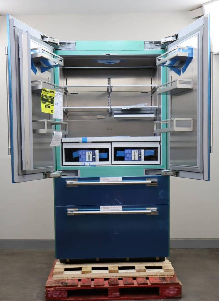 Thermador Freedom Collect 42" 4-Door French Door Smart Refrigerator T42BT120NS