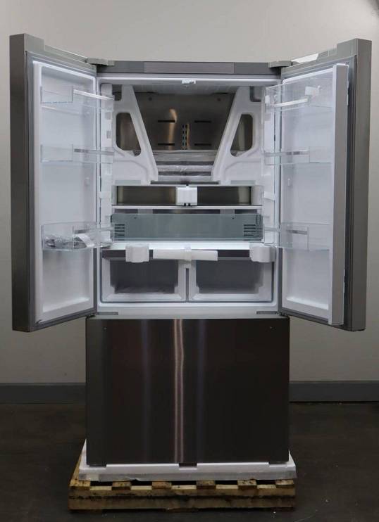 Bosch 36" LED 21 cu.ft. Smart French Door SS 800 Series Refrigerator B36CT80SNS