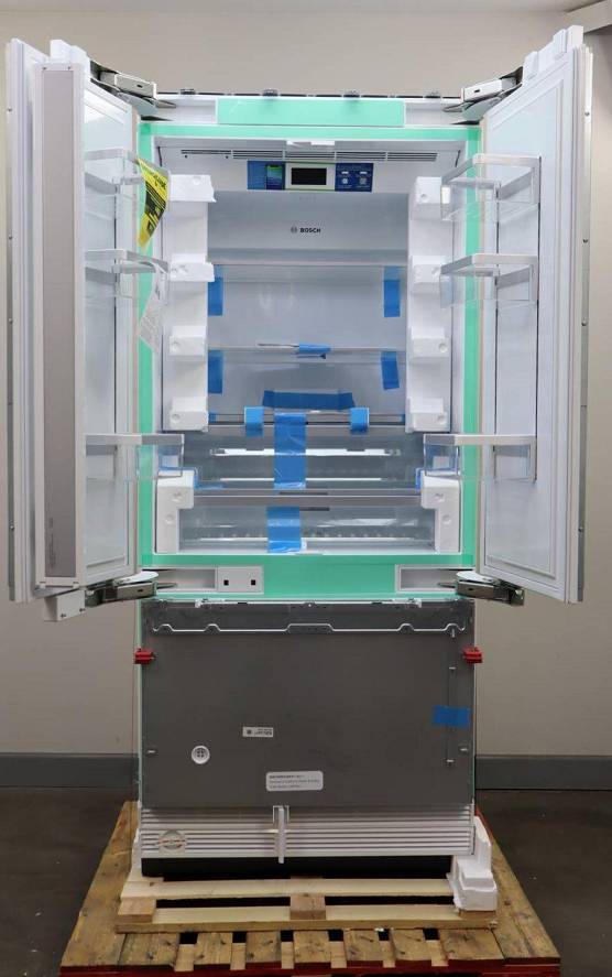 Bosch 36" Built-In French Door Smart PR Benchmark Series Refrigerator B36IT905NP