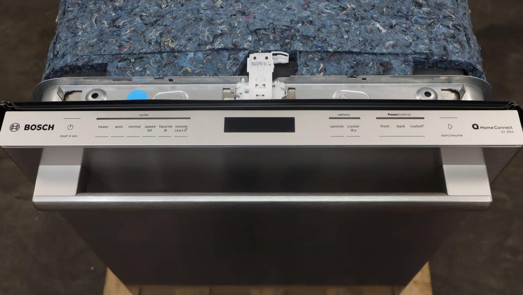 Bosch 24" SS Fully Integrated Built-In 800 Series Smart Dishwasher SHX78CM5N