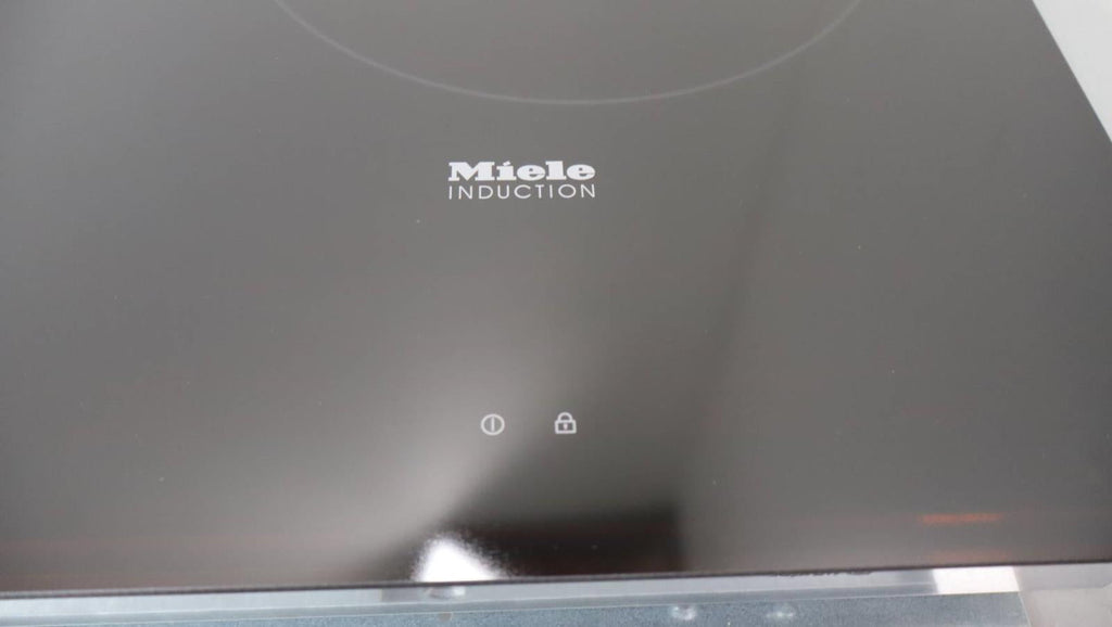 Miele 36" Flush Mounting PowerFlex 5 Cooking Zones Induction Cooktop KM6375