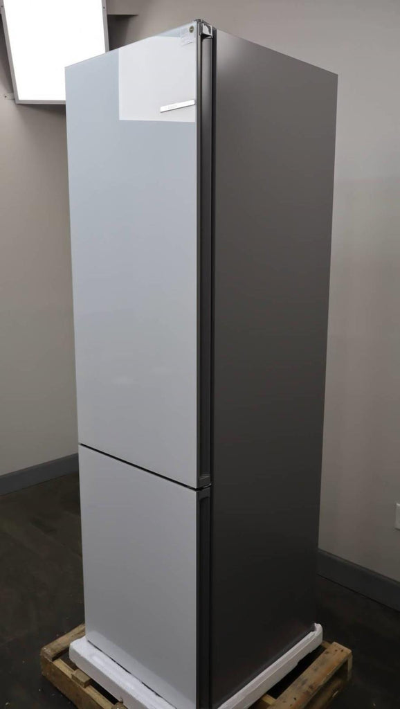 Bosch 800 Series 24" Freestanding Bottom Freezer Smart Refrigerator B24CB80ESW