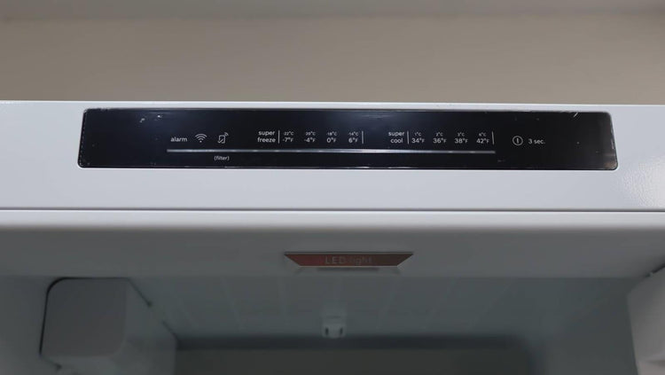 Bosch 800 Series 24" Freestanding Bottom Freezer Smart Refrigerator B24CB80ESW
