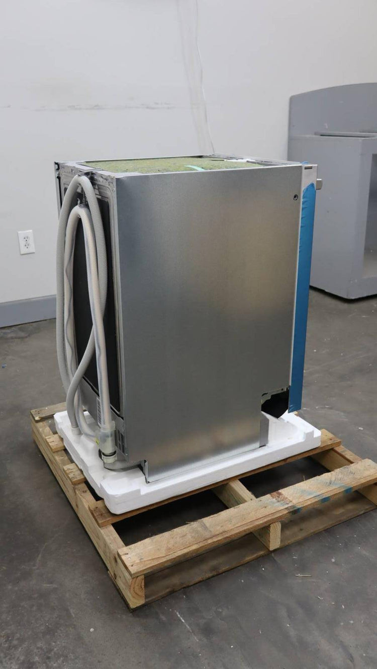 Bosch 800 Series 18" Integrated Smart Aquastop ADA 44dB Dishwasher SPX68B55UC