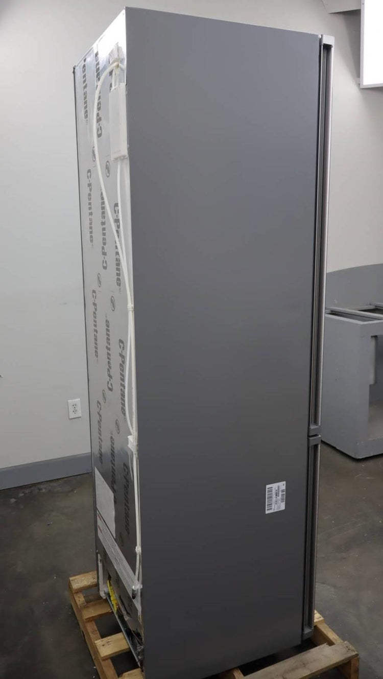 Bosch 24" Freestanding Bottom Freezer 800 Series Smart Refrigerator B24CB80ESS