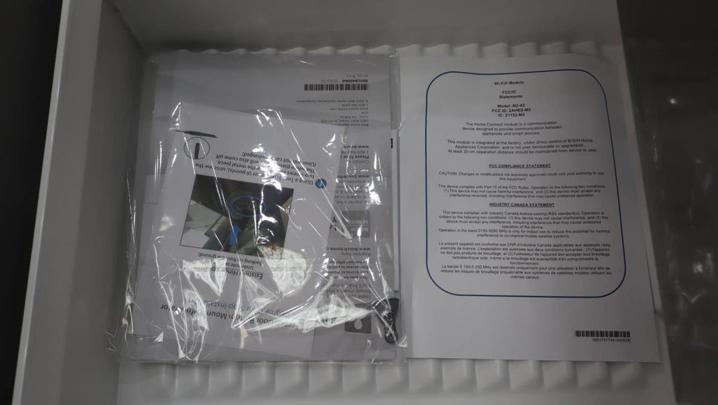 Bosch 100 Series 36" Freestanding French Door Smart Refrigerator B36FD10ENS Pics