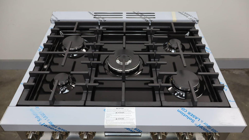 Bosch 30" 5 Burner 3.6 Cu.ft SS Freestanding Gas  800 Series Range HGS8055UC
