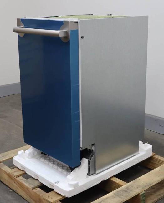 Bosch 18" 800 Series Integrated Smart Aquastop ADA 44dB Dishwasher SPX68B55UC