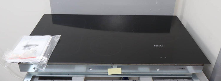 Miele 36" Flush Mounting PowerFlex 5 Cooking Zones Induction Cooktop KM6375