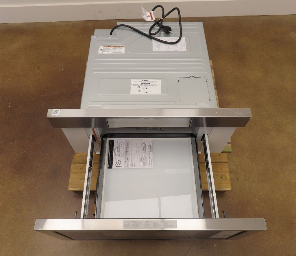 Bosch 800 Series HMD8054UC 30" Tilt Display 1.2 CuFt Smart Microwave Drawer