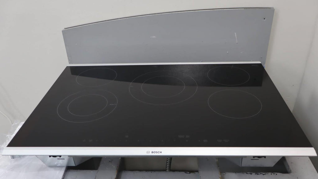 Bosch 30" 5 Element Ceramic Surface Benchmark Series Electric Cooktop NETP069SUC