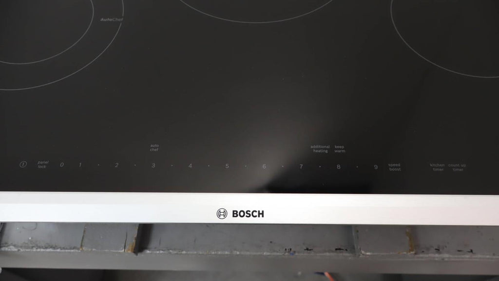 Bosch 30" 5 Element Ceramic Surface Benchmark Series Electric Cooktop NETP069SUC