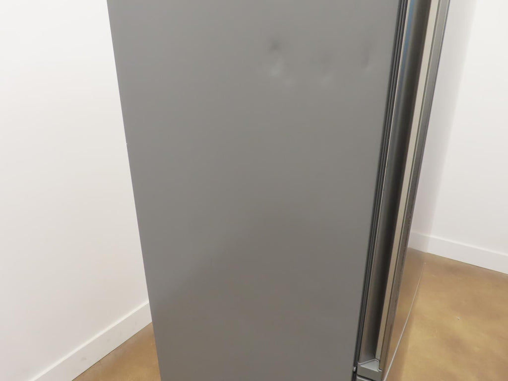 Bosch 800 Series B24CB80ESS  24" Freestanding Bottom Freezer Refrigerator Pics