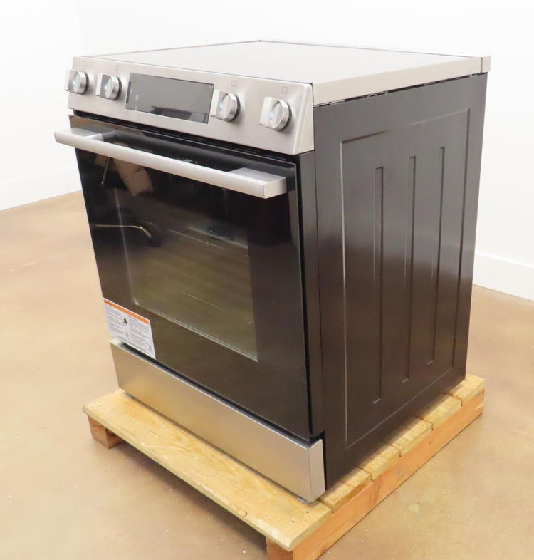 Bosch 100 Series HEF1050MU 30" SlideIn Electric Convection Range with 5 Elements