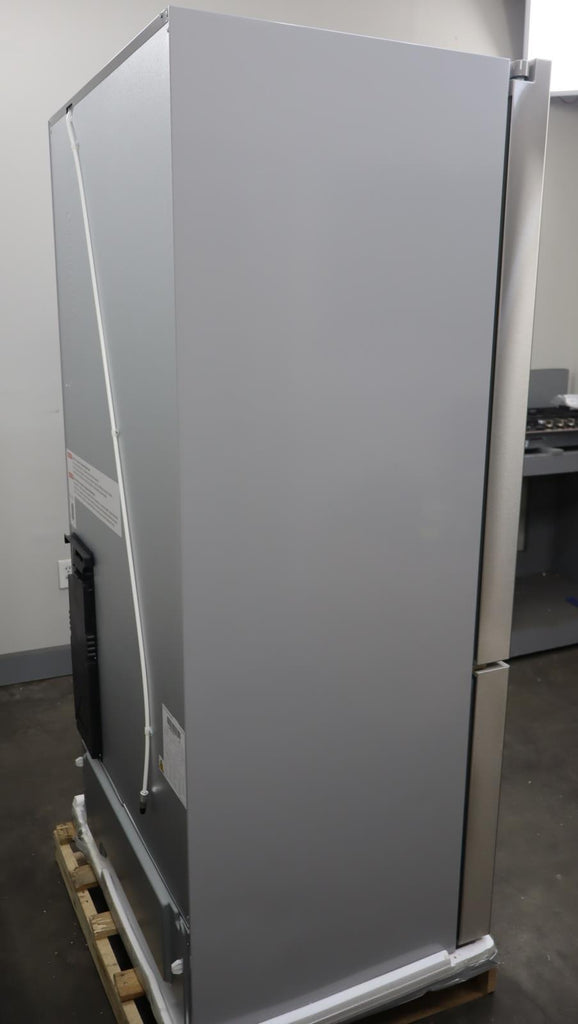Thermador 36" SS French Door Smart Professional Series Refrigerator T36FT820NS