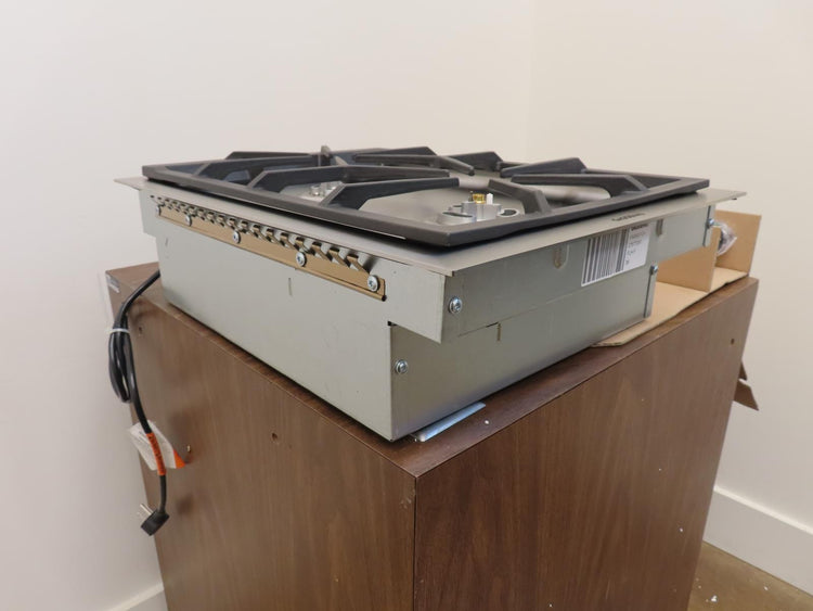 Gaggenau Vario 400 Series VG425211CA 15" Automatic Fast Ignition Gas Cooktop