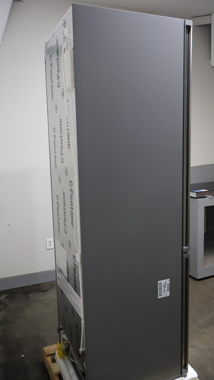 Bosch 800 Series 24" Freestanding Bottom Freezer Smart Refrigerator B24CB80ESS