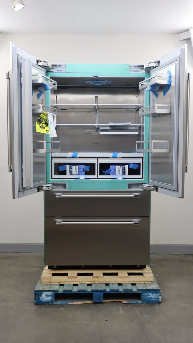 Thermador 42" Freedom Collect. 4-Door French Door Smart Refrigerator T42BT120NS