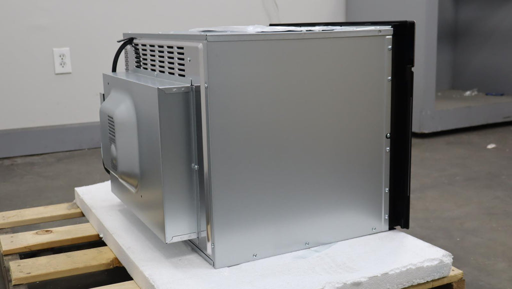 Bosch 24" 1000w SS 1.6 cu.ft. Power 2-in-1 500 Series Speed Oven HMC54151UC