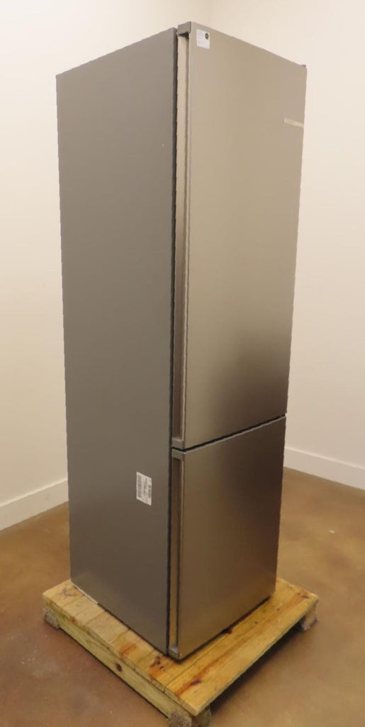 Bosch 800 Series B24CB80ESS  24" Freestanding Bottom Freezer Refrigerator Images
