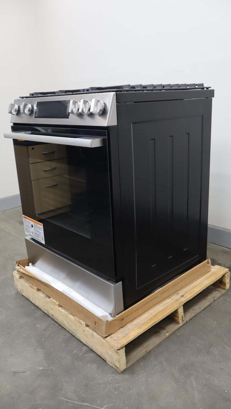 Bosch 100 Series 30" Slide-In Gas Range 5 Sealed Burners 5.8 ft. Cap. HGF1050MUC (PRICE)