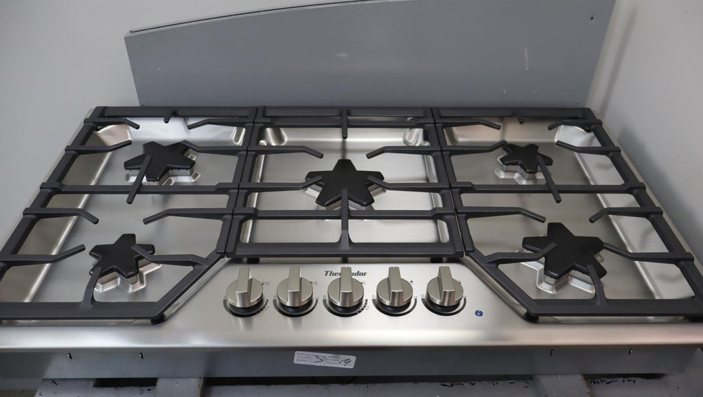 Thermador Masterpiece Series 36" Stainless 5 Sealed Burner Cooktop SGSX365TS