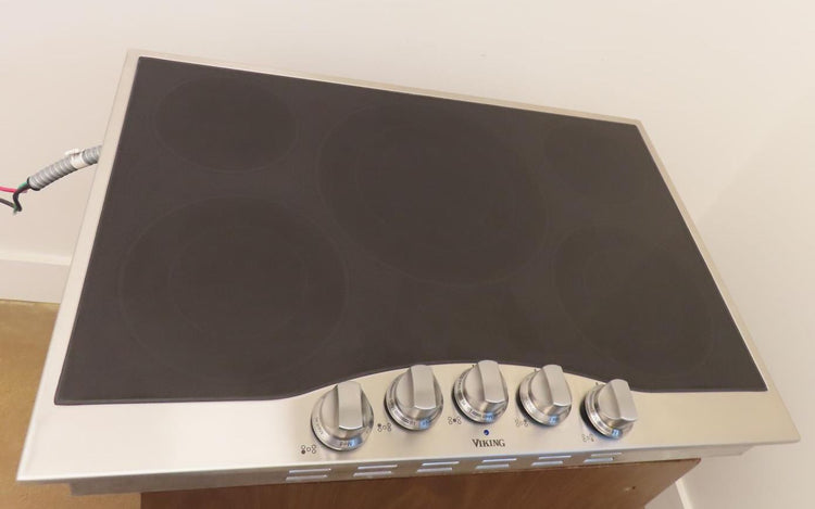 Viking RVEC3305BSB 30" Glass Ceramic Surface Electric Cooktop 2024 Model