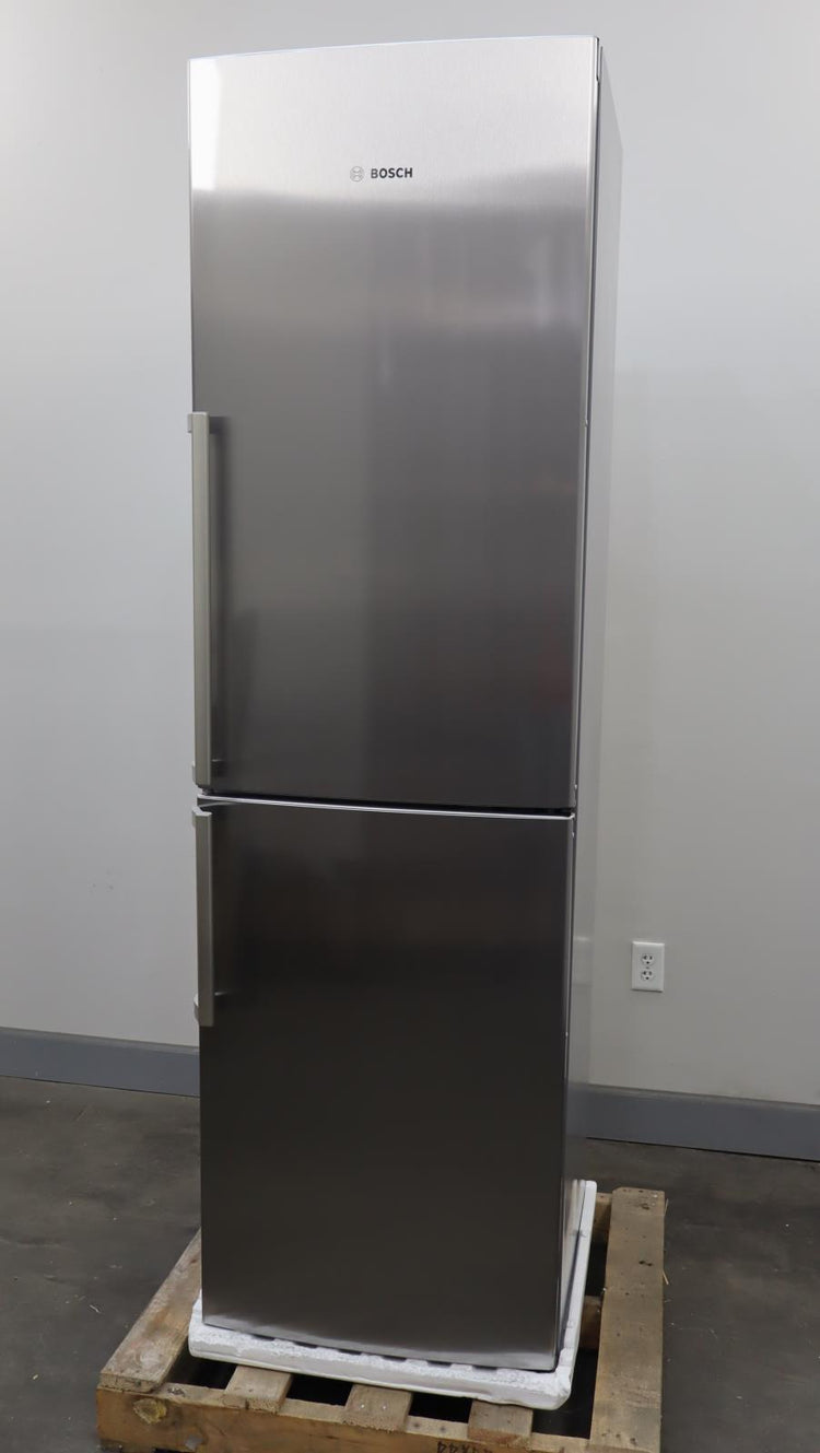 Bosch 500 Series 24" SS Counter Depth Bottom-Freezer Refrigerator B11CB50SSS