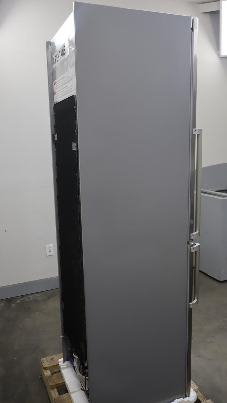 Bosch 500 Series 24" SS Counter Depth Bottom-Freezer Refrigerator B11CB50SSS