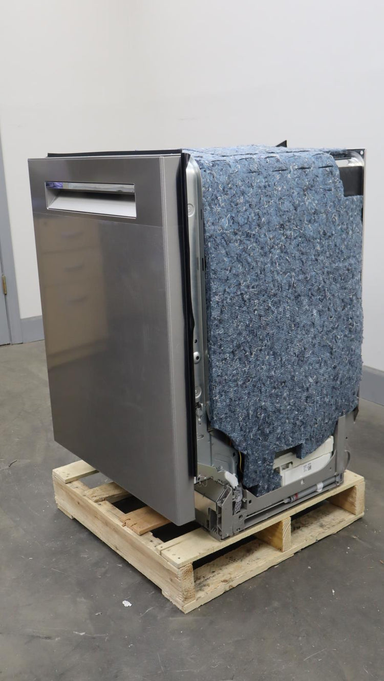 Bosch 24" SS 500 Series Fully Integrated Built-In 44 dBA Dishwasher SHP65CM5N