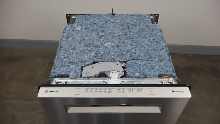 Bosch 24" SS 500 Series Fully Integrated Built-In 44 dBA Dishwasher SHP65CM5N