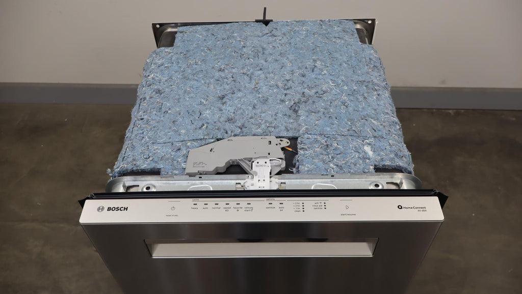 Bosch 500 Series 24" SS Fully Integrated Built-In 44 dBA Dishwasher SHP65CM5N