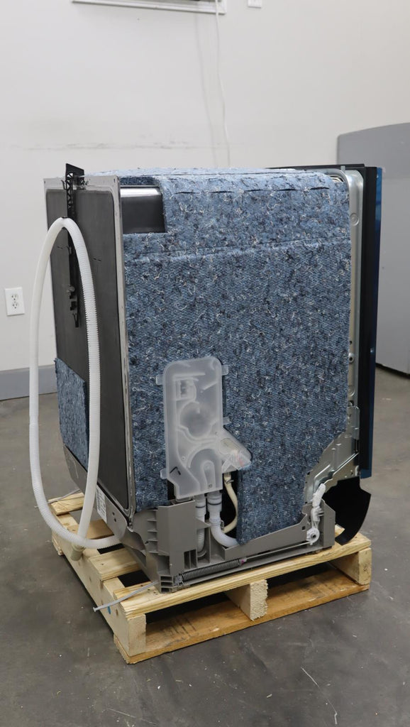 Bosch 24" 800 Series Fully Integrated Built-In Smart Dishwasher SHV78CM3N