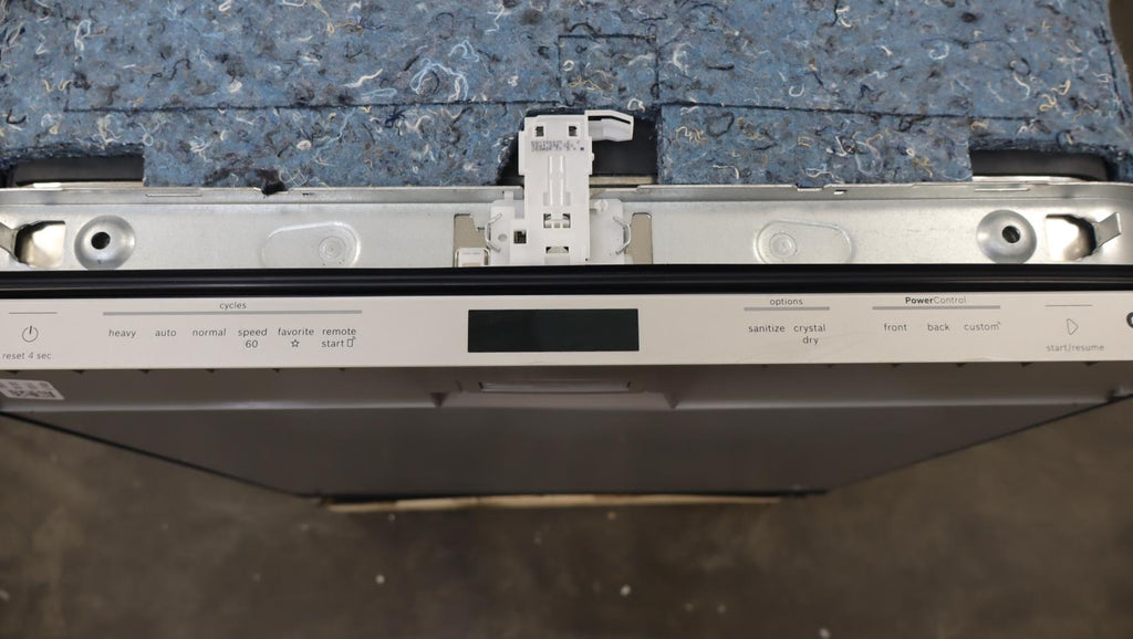 Bosch 24" 800 Series Fully Integrated Built-In Smart Dishwasher SHV78CM3N