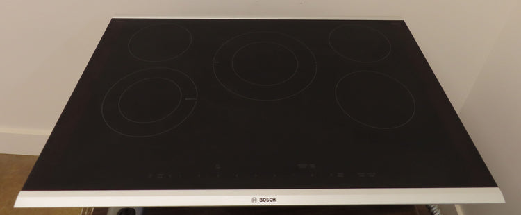 Bosch Benchmark Series NETP069SUC 30" Electric Cooktop with 5 Elements Perfect