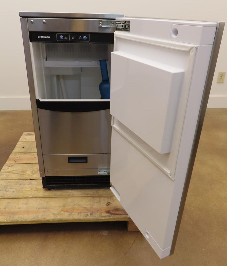 Scotsman Brilliance Series SCCG50MB1SU 15" Built-in Gravity Gourmet Ice Machine