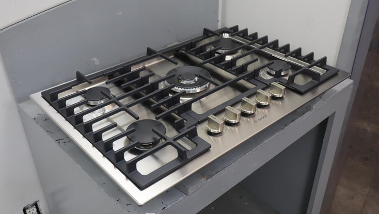 Bosch 30" 5 Sealed Burners Dual-Ring Power 800 Series Gas Cooktop NGM8058UC