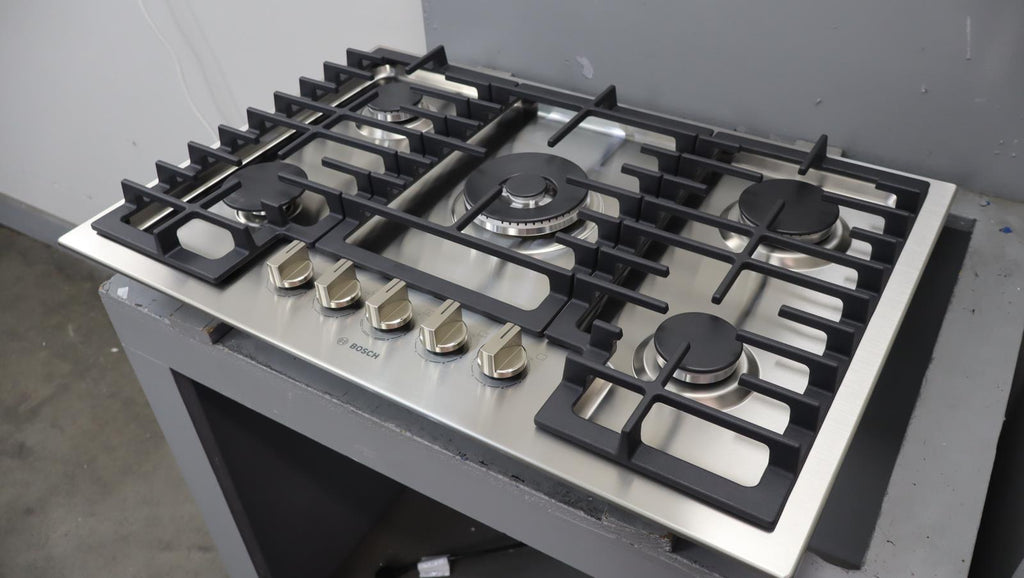 Bosch 30" 5 Sealed Burners Dual-Ring Power 800 Series Gas Cooktop NGM8058UC