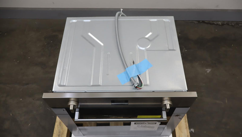Bosch 4 Inch Stainless Single Electric Convection 500 Series Wall Oven HBE5453UC