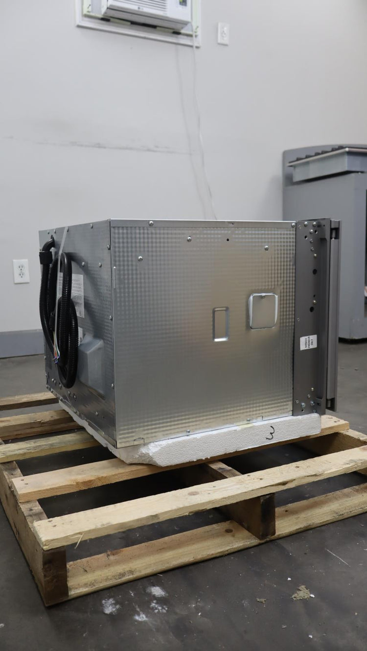 Gaggenau 400 Series 24" 1.3 cu. ft. 2,000 Watt Built-in Microwave Oven BM451710