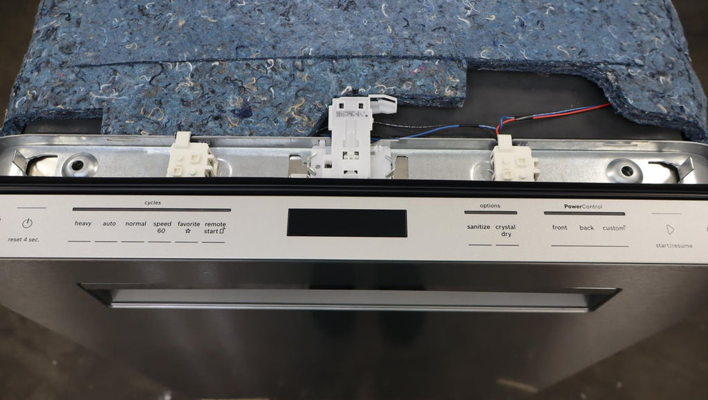 Bosch 24" Benchmark Series 38dBa Stainless Integrated Smart Dishwasher SHP9PCM5N