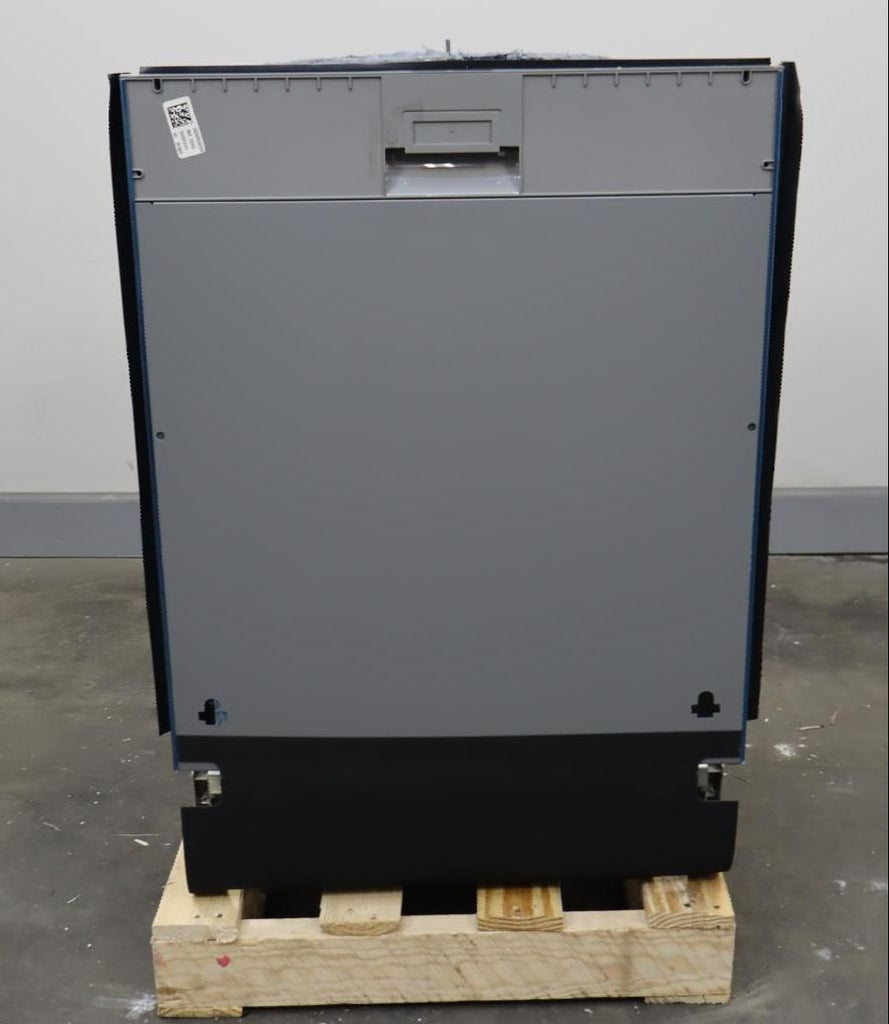 Bosch 24" 800 Series Fully Integrated Built-In Smart Dishwasher SHV78CM3N