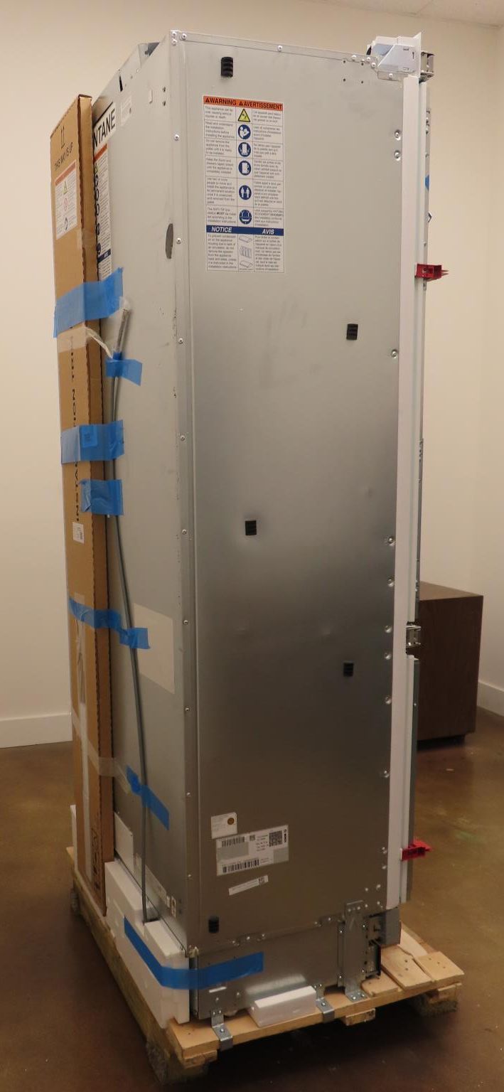 Bosch Benchmark Series B36IT100NP 36" Built-In French Door Smart Refrigerator