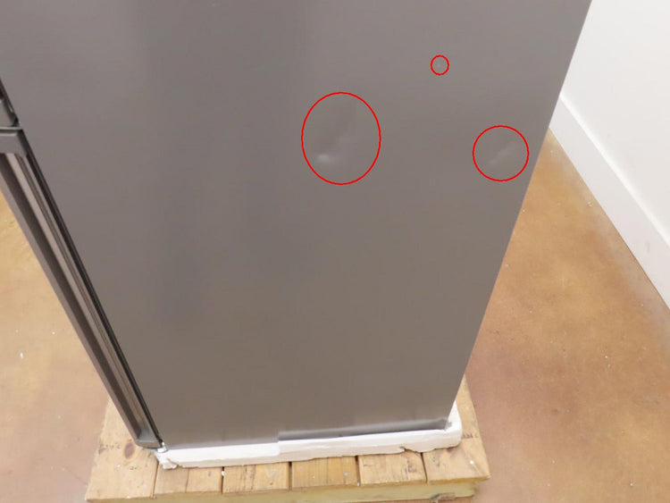 Bosch 800 Series B24CB80ESS 24" Freestanding Bottom Freezer Refrigerator