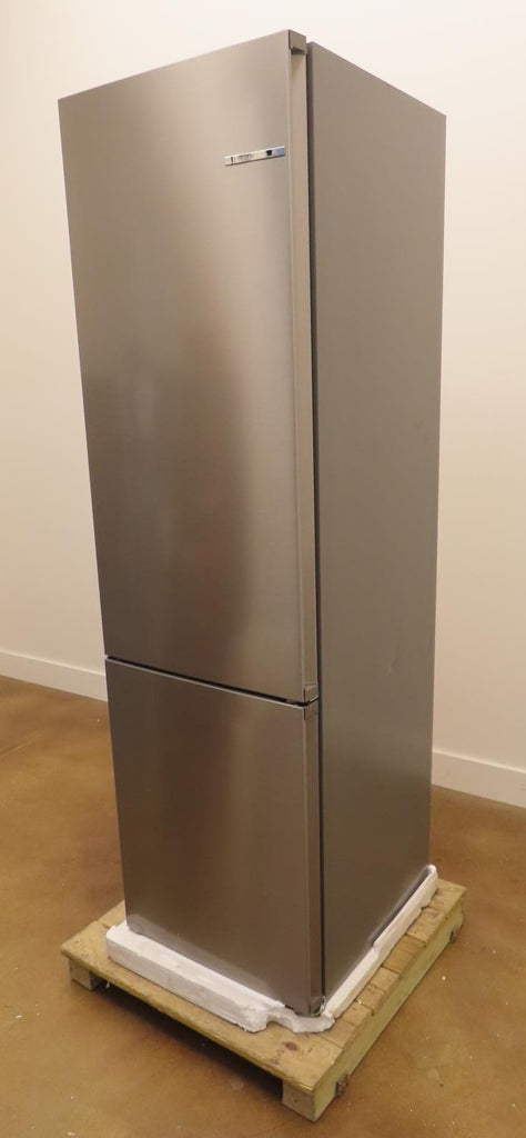 Bosch 800 Series B24CB80ESS 24" Freestanding Bottom Freezer Refrigerator