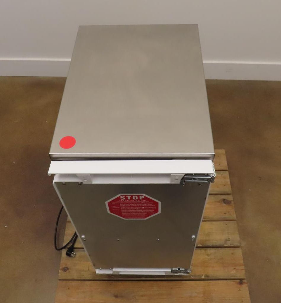 Viking FGIM5151 15 Inch Outdoor Built In Panel Ready Ice Maker
