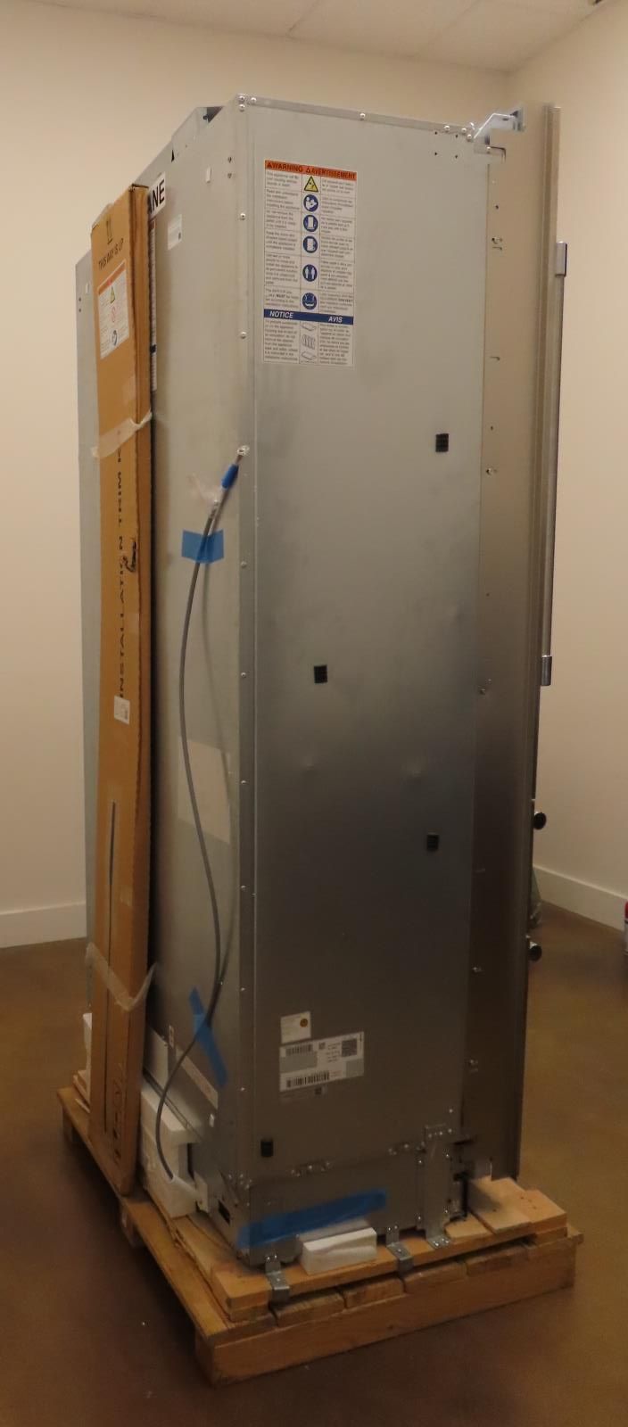 Thermador Freedom Collection T36BB120SS 36" Bottom Mount Smart Refrigerator Pics