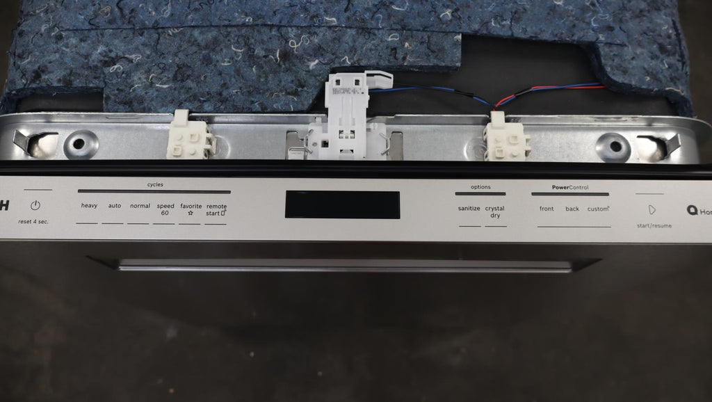 Bosch Benchmark Series 24" Stainless Integrated 38dBa Smart Dishwasher SHP9PCM5N