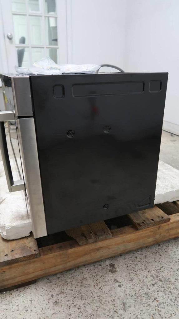 Bosch Benchmark 30" SS 385 CFM Convection Over-the-Range Microwave HMVP053U